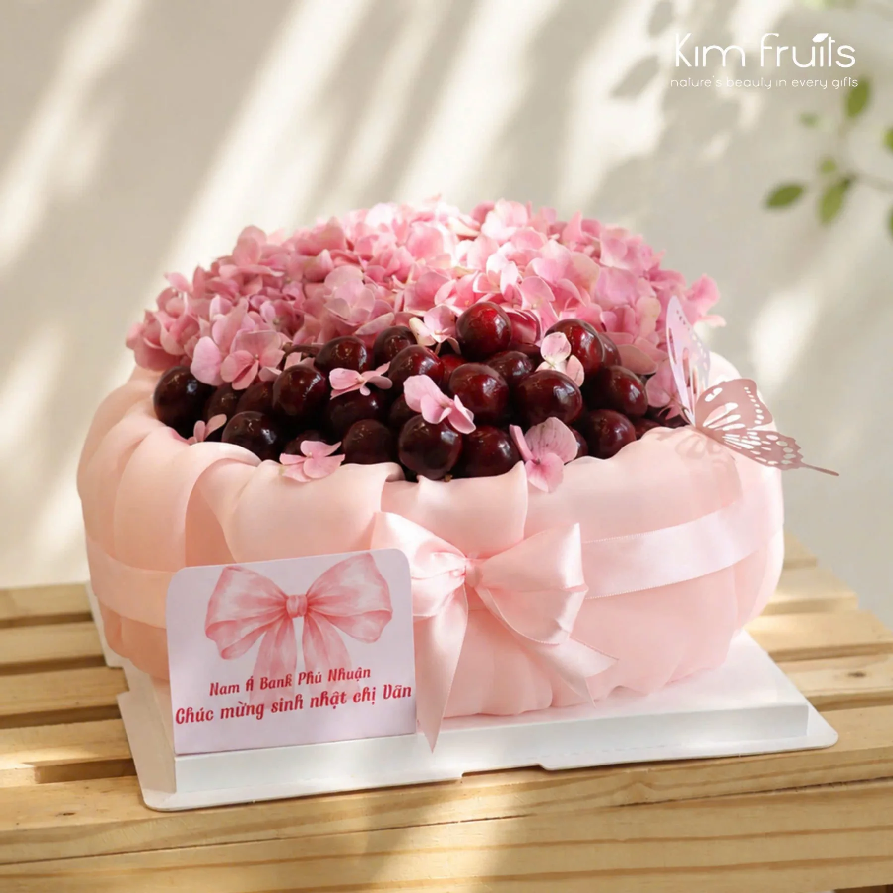 01-Giỏ Sinh nhật Full Tú cầu và Cherry Mỹ